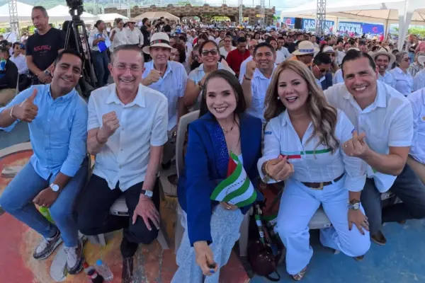 Varios de los precandidatos por el Movimiento Caminante. ,Redes Sociales
