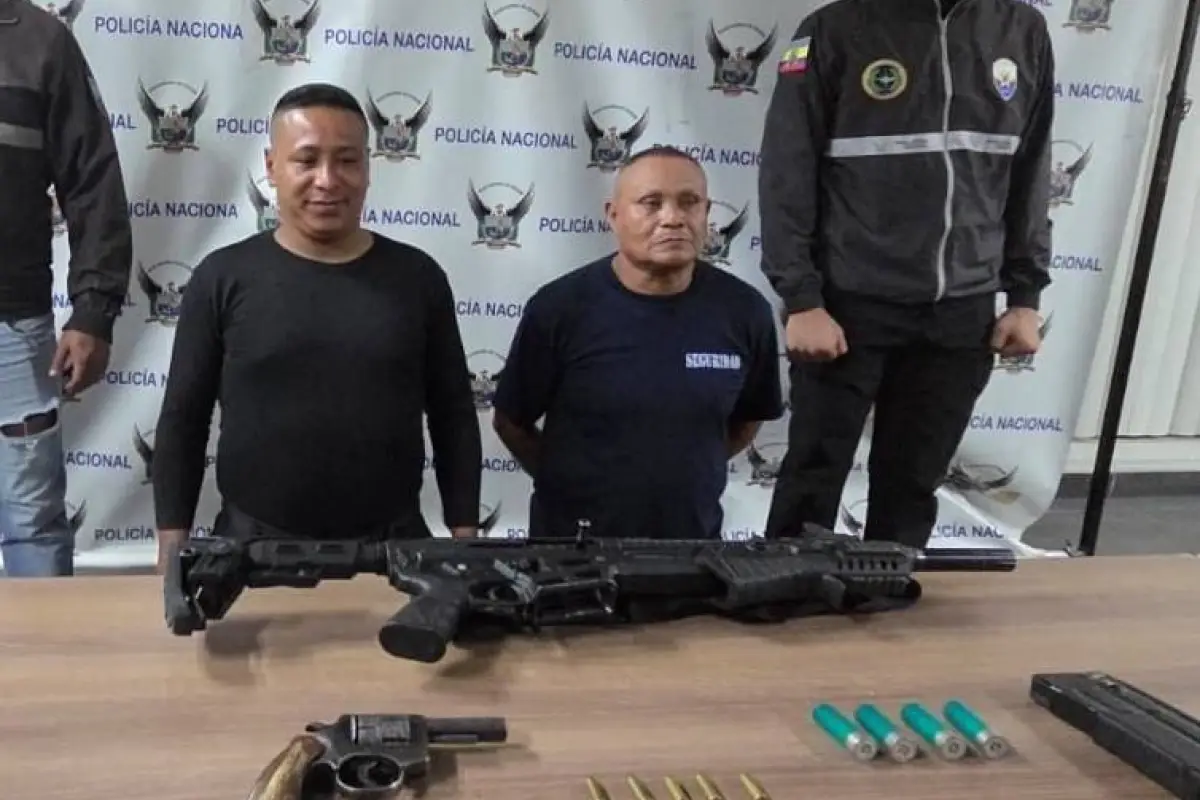 José Daniel Flores alias “Dani” (der) junto a Roberto Rolando Castro , alias “Rola”, Foto: X Policía Nacional