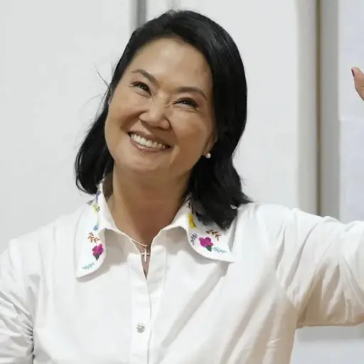 Keiko Fujimori regresa al poder con una ventaja de menos de 50.000 votos sobre Roberto Sánchez