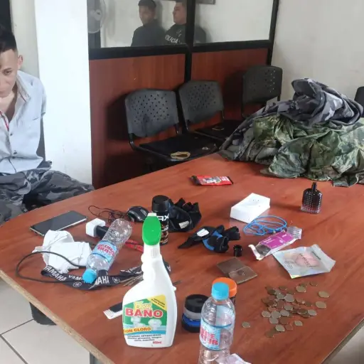 Detienen en Jipijapa a un hombre acusado de hacerse pasar por policía para cometer estafas en redes sociales