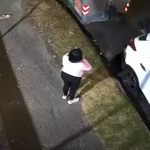 “Bujiazo”: la modalidad de robo que afecta a vehículos estacionados en Quito
