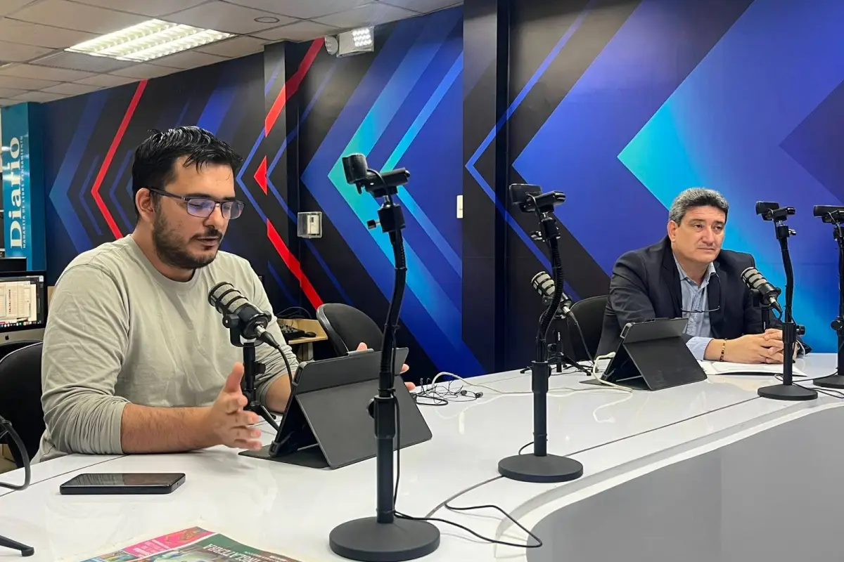 El abogado Roberto Pinargote, director provincial del CNE, en una entrevista en Manavisión Plus, El Diario