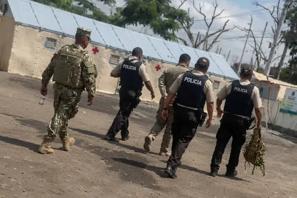 El sospechoso, miembro de las Fuerzas Armadas, fue trasladado ante la autoridad competente tras ser aprehendido. ,Foto: Policía Nacional 
