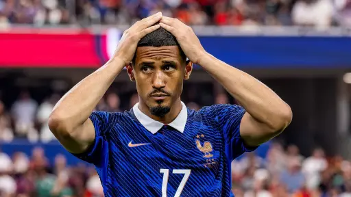 William Saliba será operado de la espalda y causará baja en el Arsenal entre cuatro y cinco meses