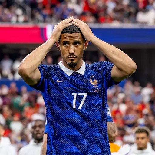 William Saliba será operado de la espalda y causará baja en el Arsenal entre cuatro y cinco meses