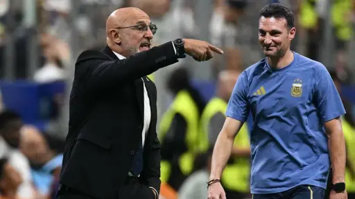 Scaloni y De la Fuente, un reencuentro entre maestro y alumno por el título mundial