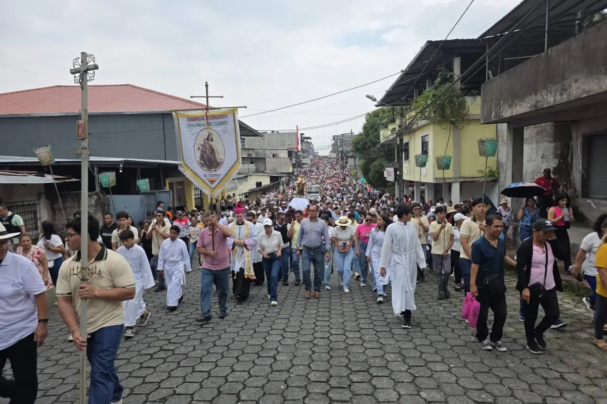 La procesión en honor a la virgen de El Carmen, Leandro Vélez