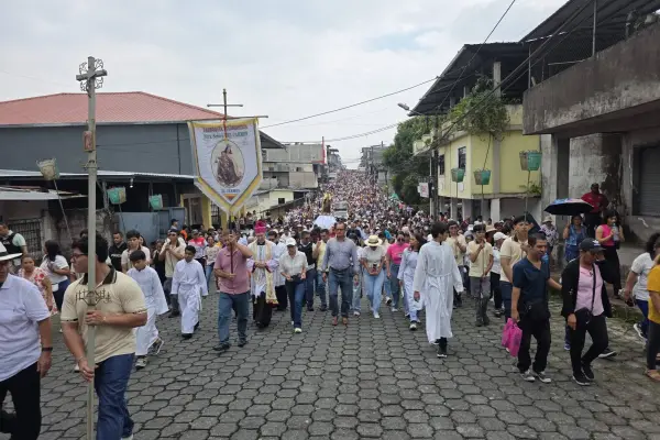 La procesión en honor a la virgen de El Carmen ,Leandro Vélez