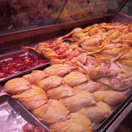 En Portoviejo, el pollo gana terreno mientras cae el consumo de carne de res