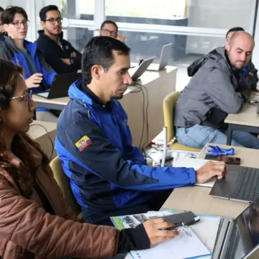 El empleo en el sector público subió este 2026 y representa cerca del 7% de la población económicamente activa