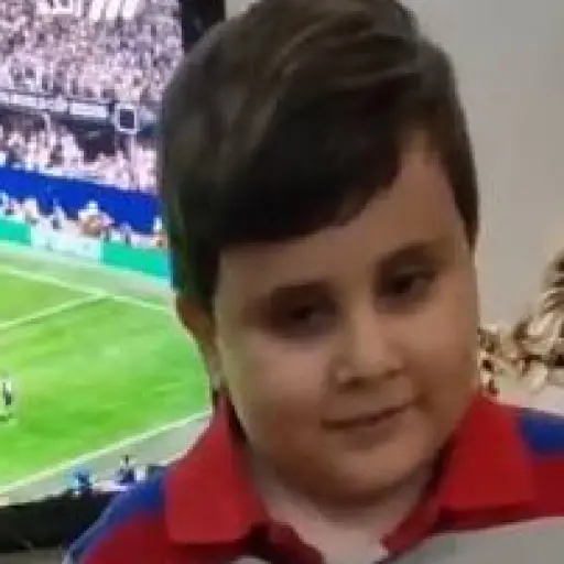 El video que emocionó a miles: así “vio” un gol el niño que no puede mirar la cancha