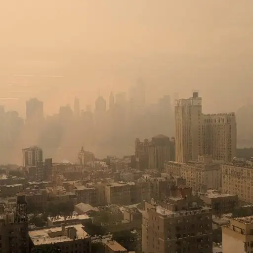 Humo de incendios forestales cubrió Nueva York y oscureció el cielo en el este de EE. UU.
