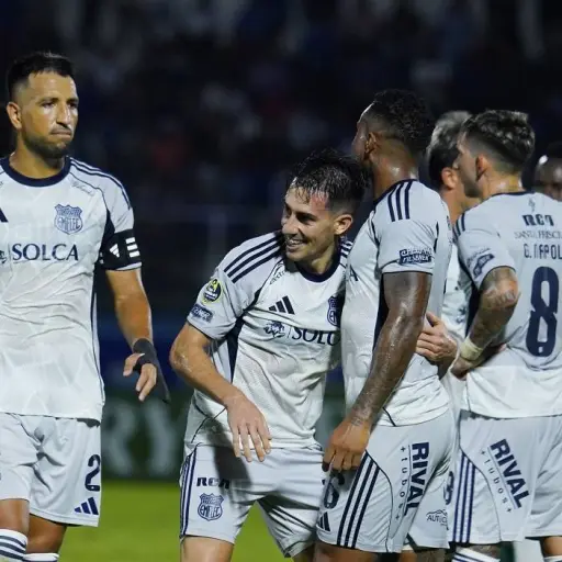 Emelec venció a Orense, en Machala, en un encuentro marcado por dos expulsiones