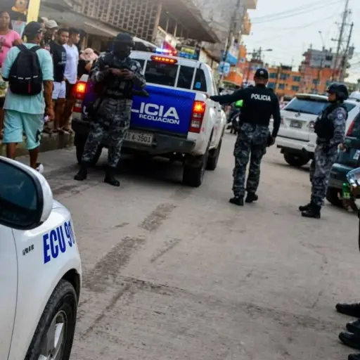 Balacera en los exteriores de una unidad educativa dejó dos muertes y tres heridos en Esmeraldas