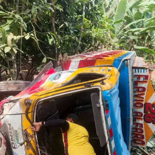 Seis personas heridas dejó el vuelco de un vehículo tipo ‘ranchera’ en el cantón Chone