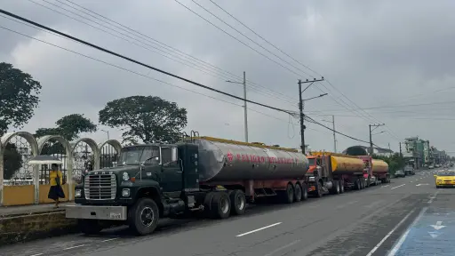 Santo Domingo: Policía explica por qué decenas de tanqueros con combustible permanecen en los exteriores del comando