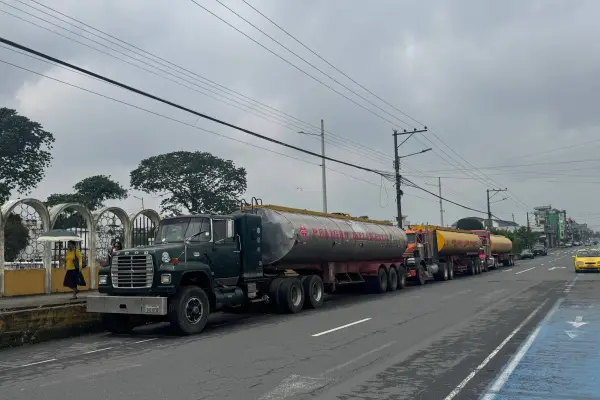 Santo Domingo Policía explica por qué decenas de tanqueros con combustible permanecen en los exteriores del comando