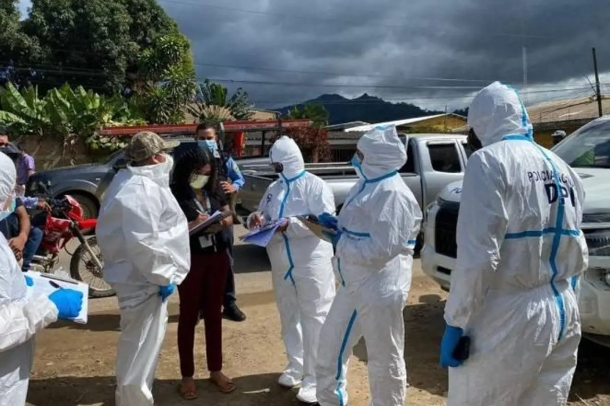Agentes de la Policía de Honduras llegaron a la casa del periodista para el levantamiento de indicios., Foto: Agencias
