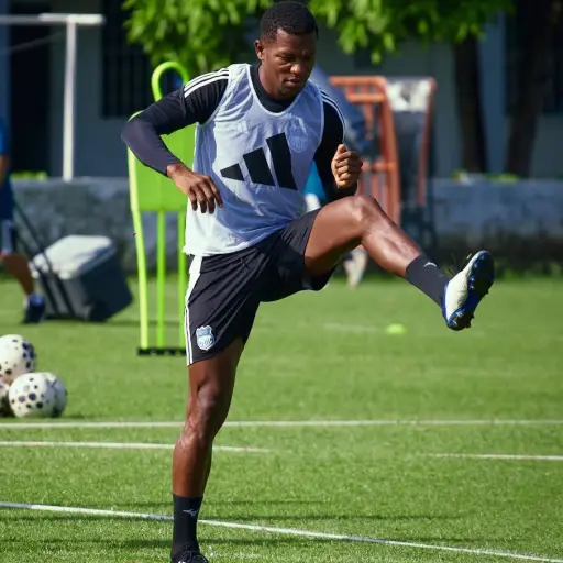 Emelec dispone de 15 días para saldar deuda con Romario Caicedo o el jugador quedará libre