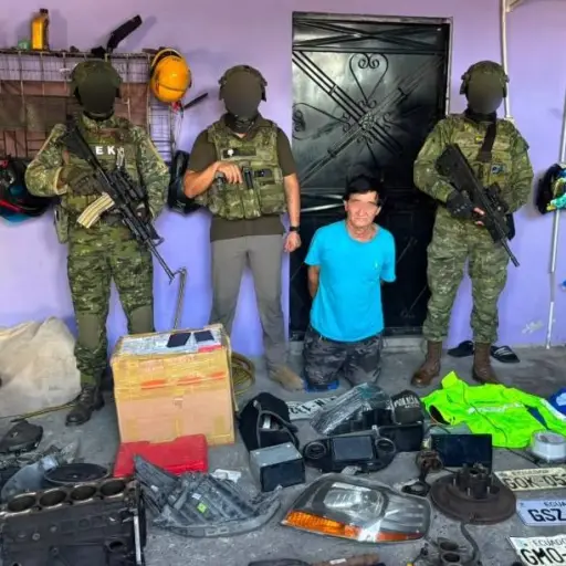 Fuerzas Armadas capturan a alias “Luciano”, presunto miembro de Los Tiguerones, en Guayas