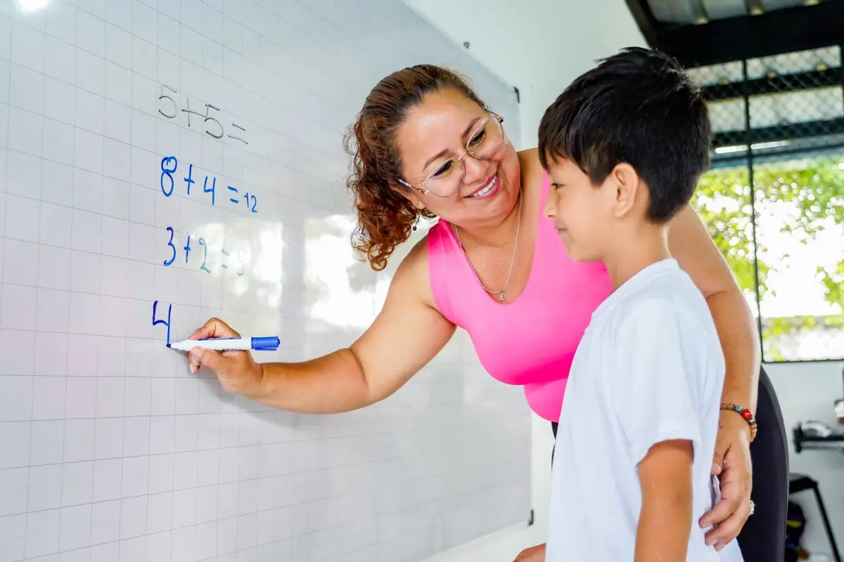 Ministerio de Educación vacantes docentes Ecuador sueldo 