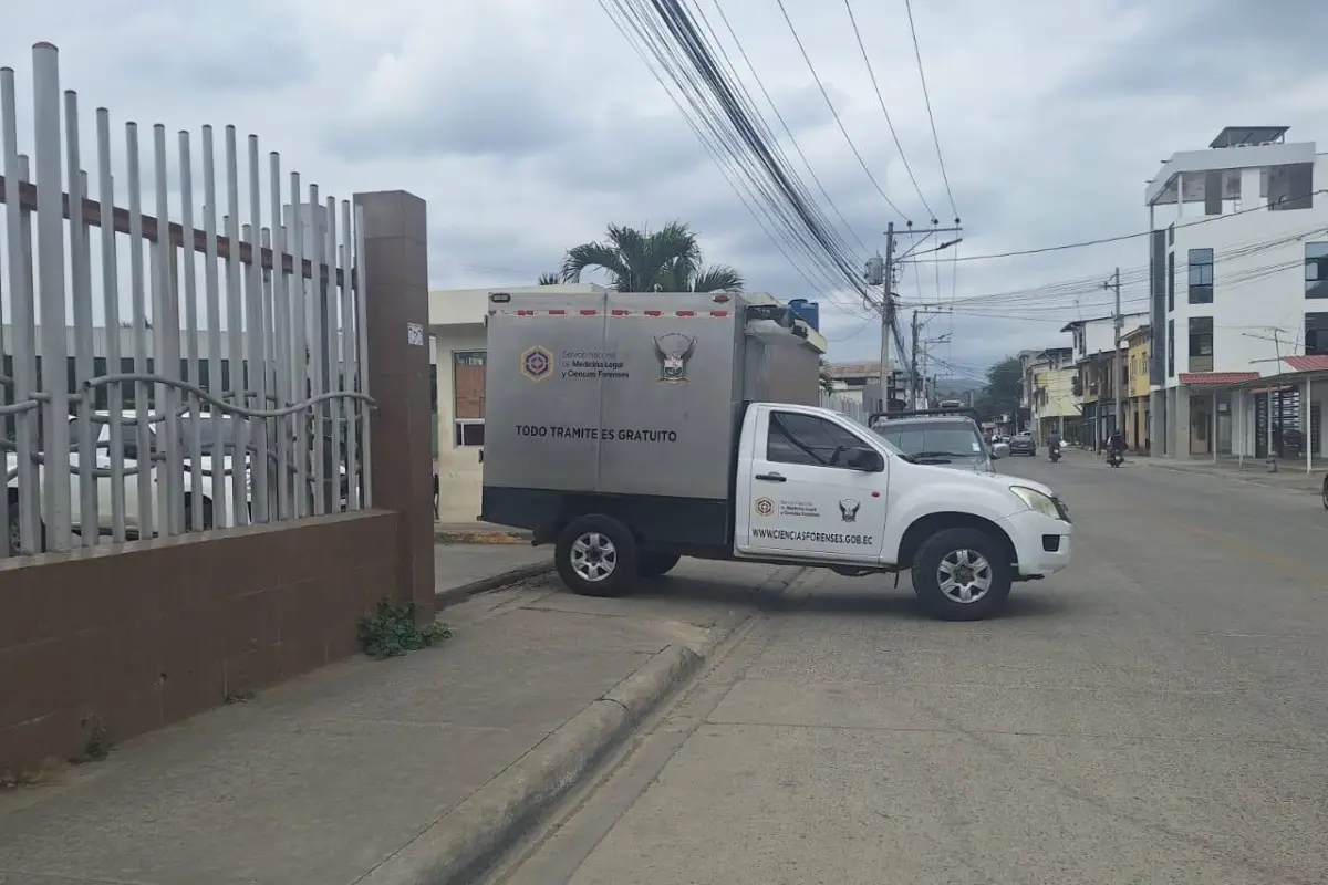 El cuerpo del menor fue trasladado al centro forense para la autopsia de rigor., El Diario
