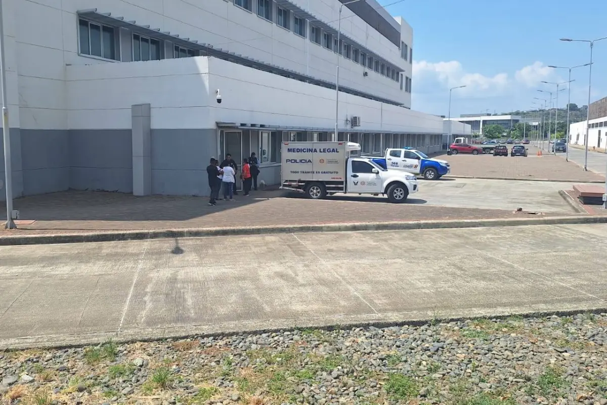 El cuerpo fue trasladado al centro forense para la autopsia de rigor., El Diario