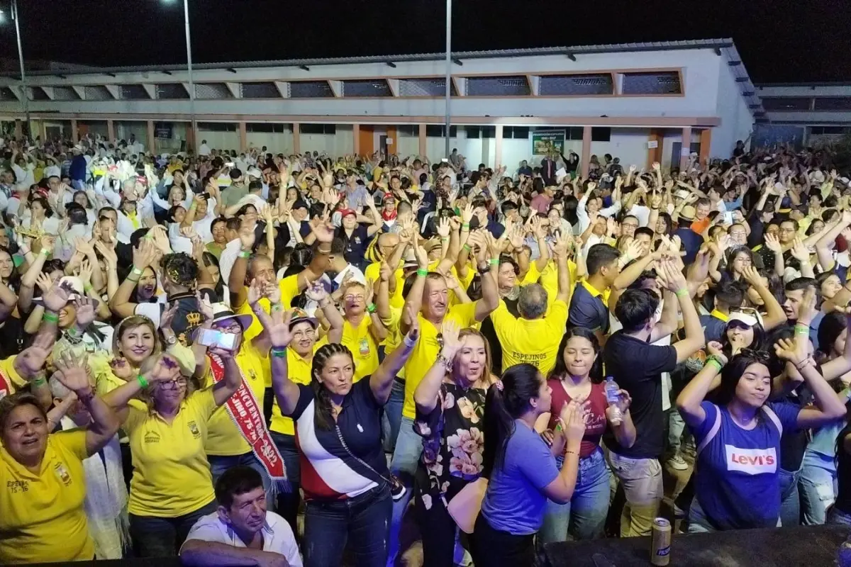 En esta ocasión, los exestudiantes utilizarán los colores de la institución en un uniforme deportivo.el uniforme de, Cortesía