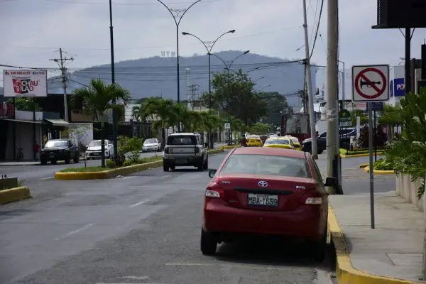 Los operativos de control se realizan los fines de semana en la avenida Manabí. 
