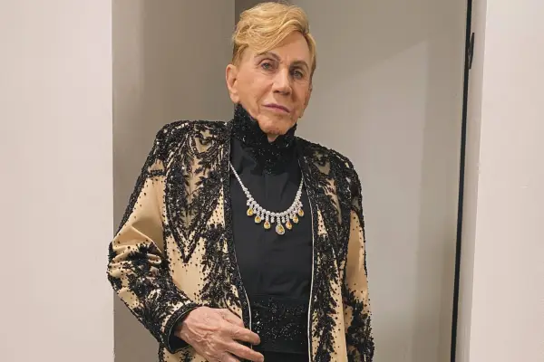 Osmel Sousa, uno de los preparadores de reinas de belleza más reconocidos del mundo, prepara a candidata al Miss Universo Ecuador.  ,Redes sociales