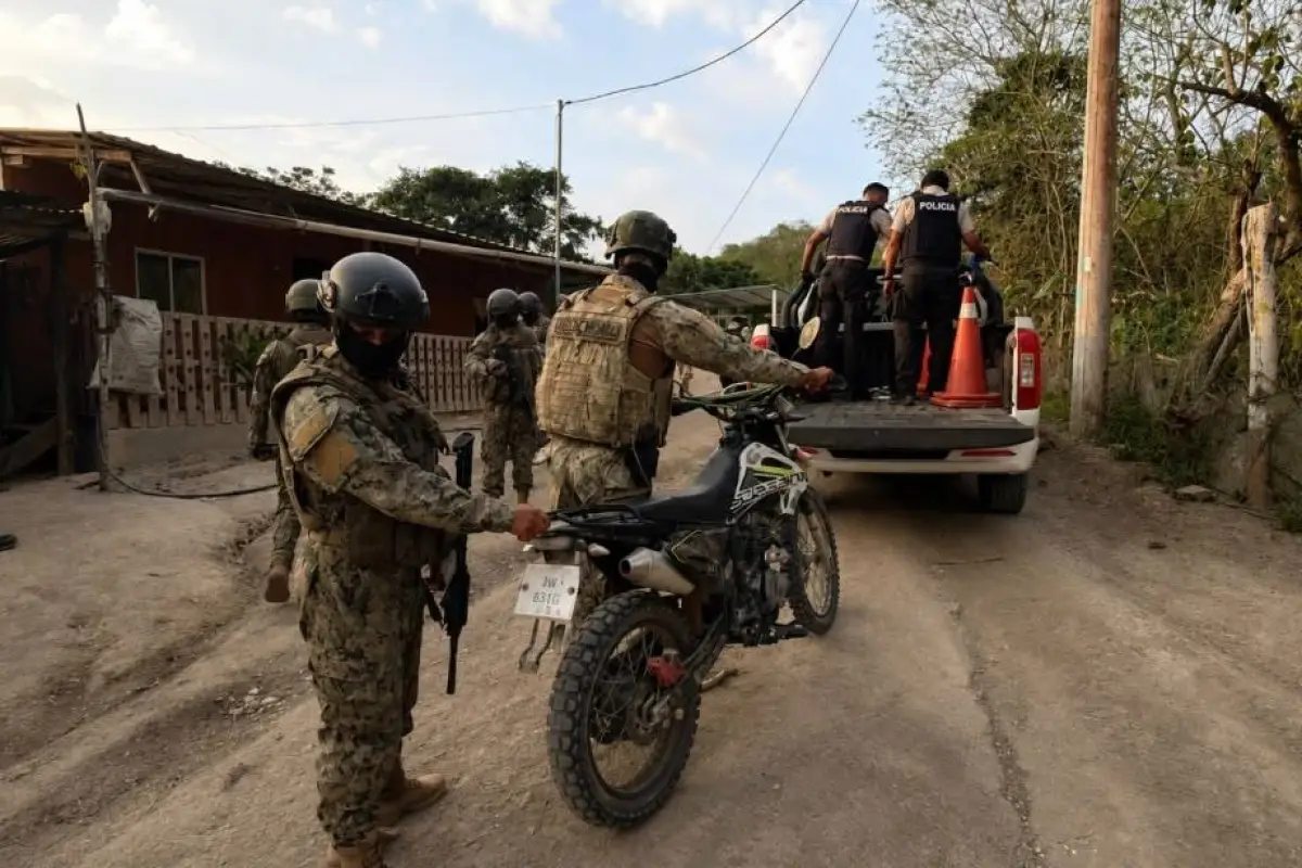 Varias motocicletas de dudosa procedencia fueron encontradas en el lugar., Cortesía