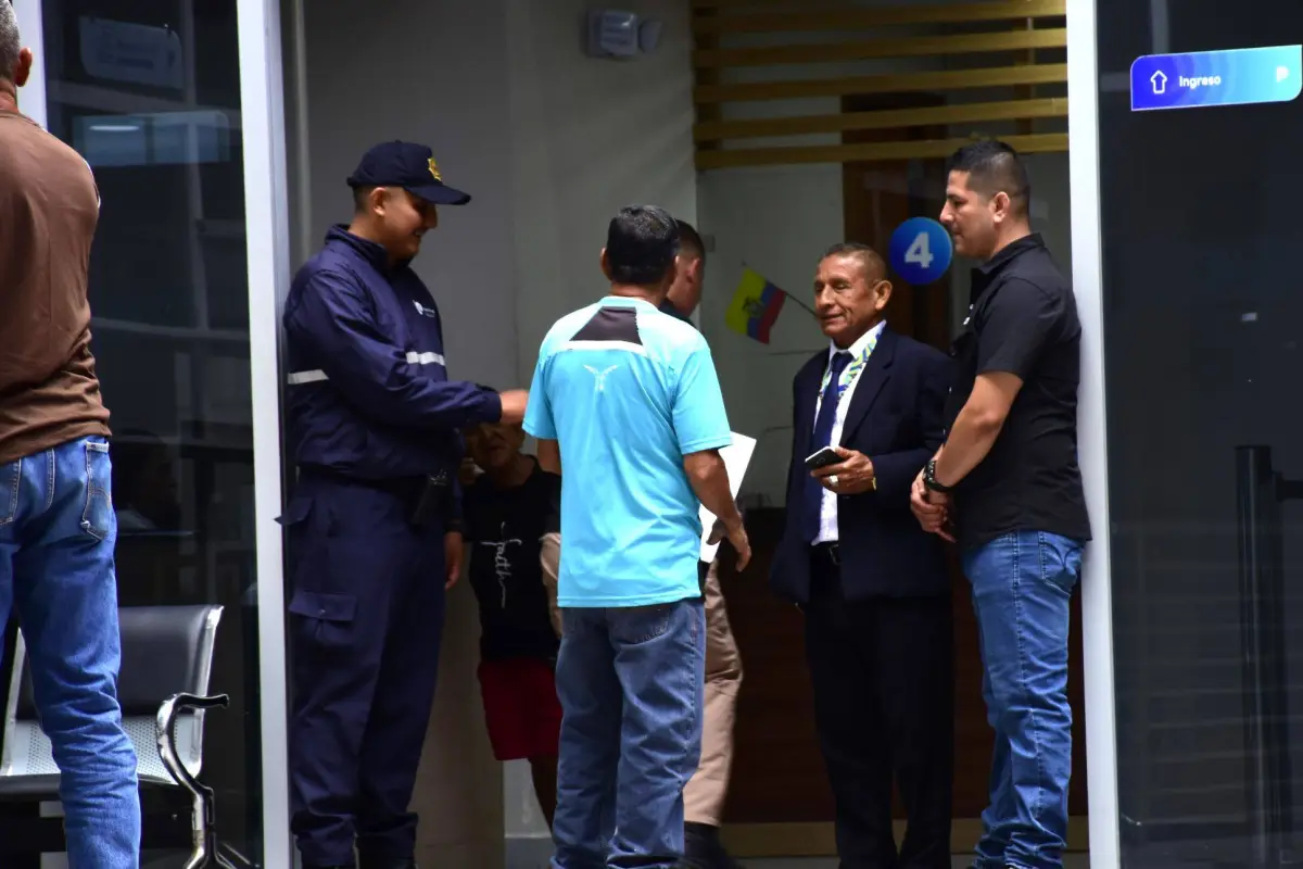 El Municipio de Portoviejo contrata compañías para el servicio de seguridad., El Diario