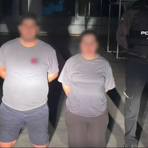 Dos presuntos extorsionadores fueron capturados tras exigir 4 mil dólares a comerciantes manabitas