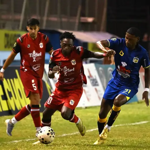 Delfín SC se quedó con el clásico al derrotar al Manta FC y lo sepulta en el fondo de la tabla 