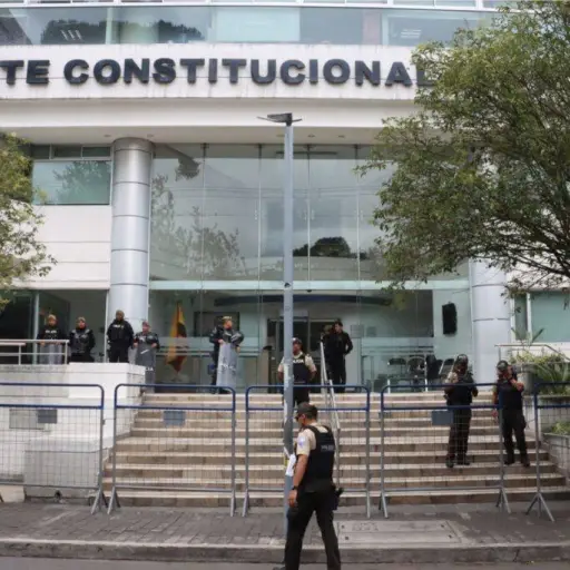 Corte Constitucional admite demanda contra el acuerdo que obliga a docentes a trabajar los sábados