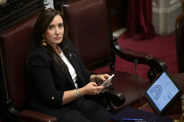 La vicepresidenta argentina, Victoria Villarruel, calificó a los ingleses de \