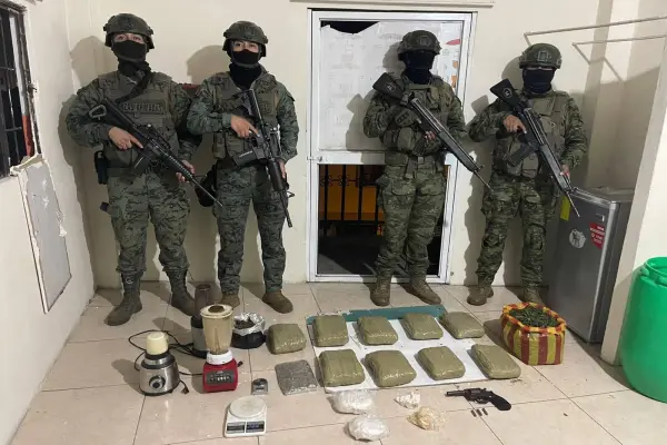 Los militares encontraron droga y otras evidencias en una vivienda. ,Cortesía