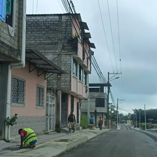 Más de seis meses de espera: así avanza la obra que cambiará la calle Catacocha en Santo Domingo