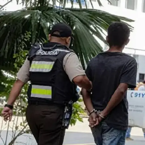 Condenan a más de 34 años de prisión a hombre por violación con resultado de muerte en Déleg