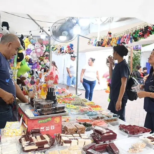 Diez emprendimientos participan en la Feria Festival Juliano durante las fiestas de Guayaquil