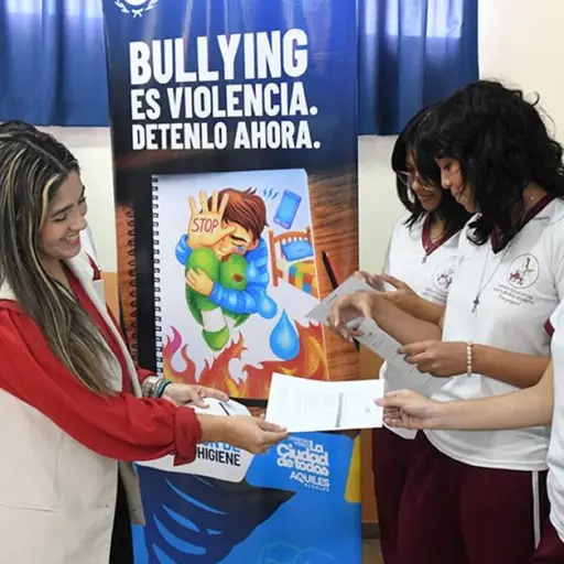 Más de 120 estudiantes participaron en charla sobre acoso escolar en Guayaquil