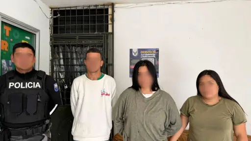 Aprehenden a tres personas con un arma de fuego y vehículo robado en Manabí