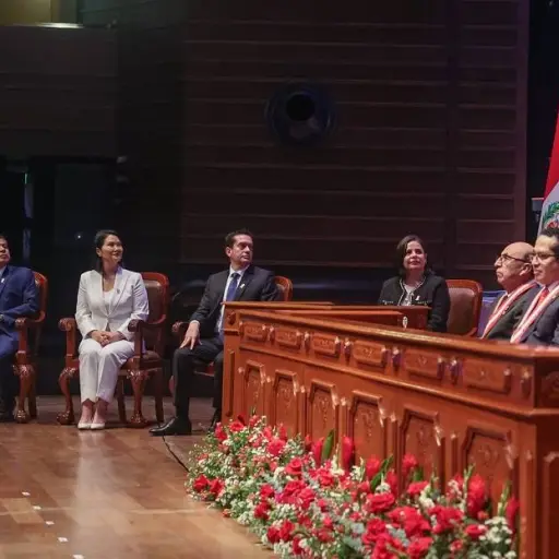 Keiko Fujimori  lanza fuerte advertencia durante la entrega de sus credenciales como presidenta electa de Perú