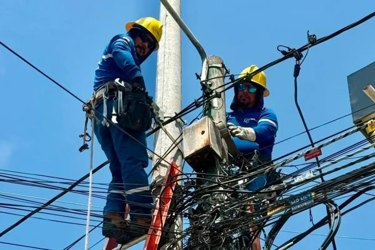 CNEL abre vacantes laborales con salarios de hasta USD 1.600.