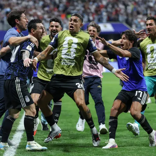 Argentina remonta ante Inglaterra y disputará el título del Mundial 2026 contra España