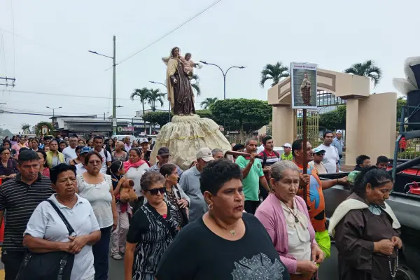 La imagen de la Virgen del Carmen recorrerá este jueves las principales calles del cantón después de la misa de las 10h00. ,El Diario