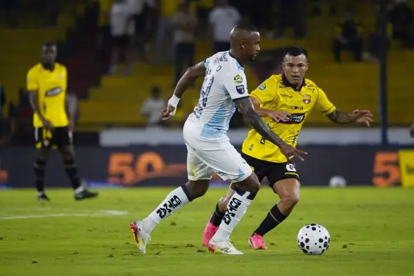 Barcelona jugó en el estadio Monumental Banco Pichincha ante unn poco marco de público ante Guayaquil City. ,Foto: Agencia Apifoto