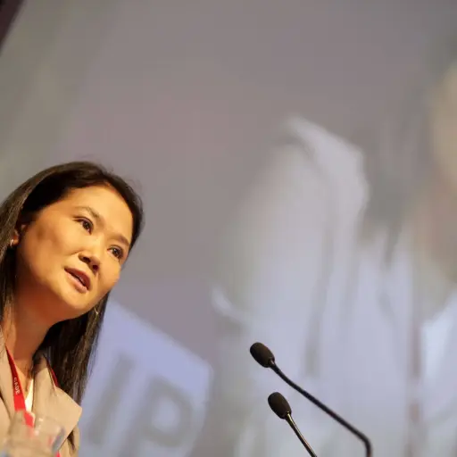 Presidenta electa de Perú plantea reconciliación para enfrentar la crisis política