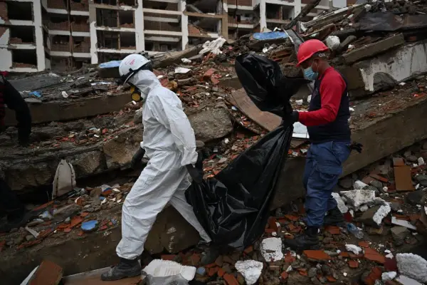Asciende a casi 4.500 el saldo de fallecidos en Venezuela por los terremotos
