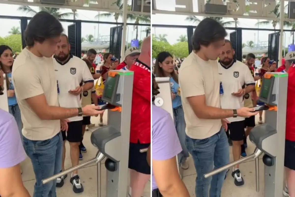 Xavier Jordán en su ingreso al estadio de Miami, para el cotejo entre Inglaterra y Noruega.
